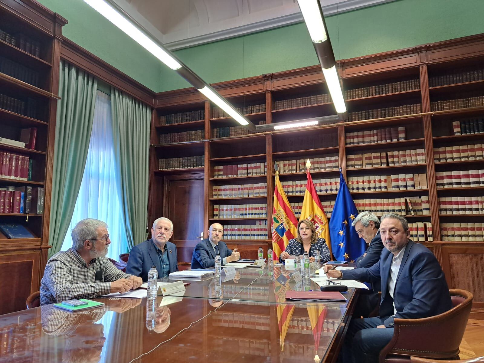 Participantes en la reunión de la Comisión Regional de Seguimiento del Plan Especial de Empleo Agrario en Aragón