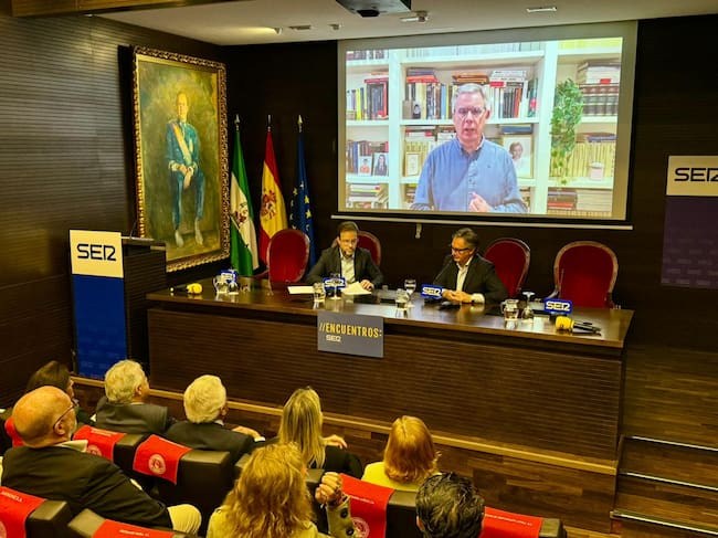 En las vísperas del inicio de la campaña electoral, el candidato de Vox a la presidencia de la Junta de Andalucía, participa en el Encuentro SER celebrado en el salón de actos de la Cámara de Comercio de Sevilla