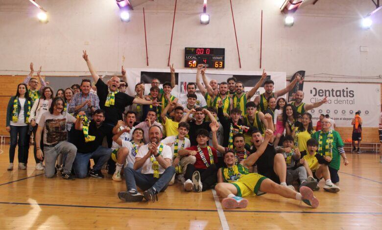 CB Tomelloso celebra el ascenso a Primera Nacional