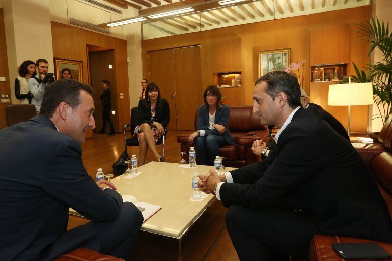 El presidente de la Diputación visitó hace unos meses el Ayuntamiento de Elche