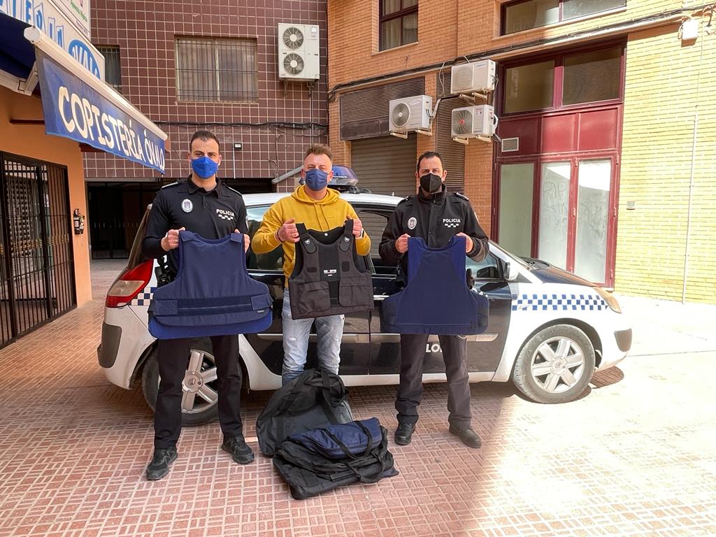 La Concejalía de Seguridad Ciudadana y la Policía Local de Lorca, donan chalecos antibalas para la defensa del pueblo Ucraniano.