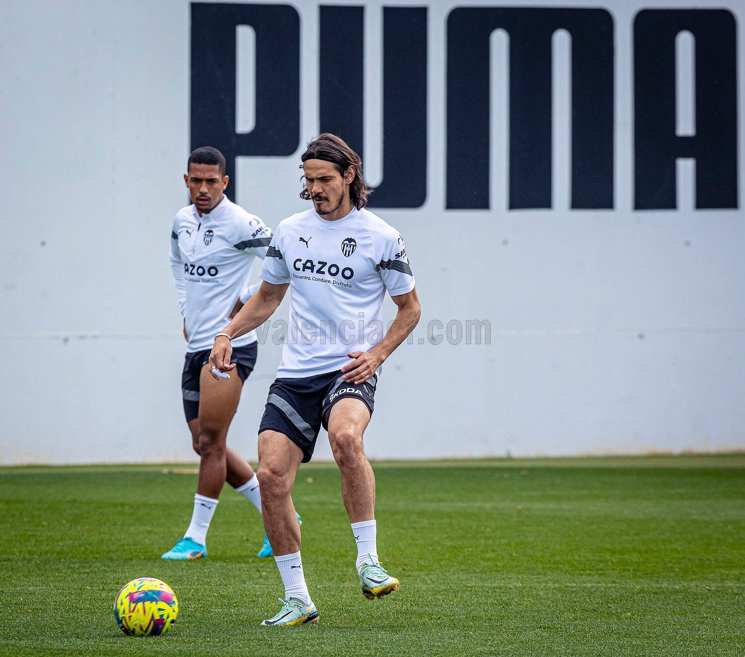 Cavani, antes de recibir al Rayo.