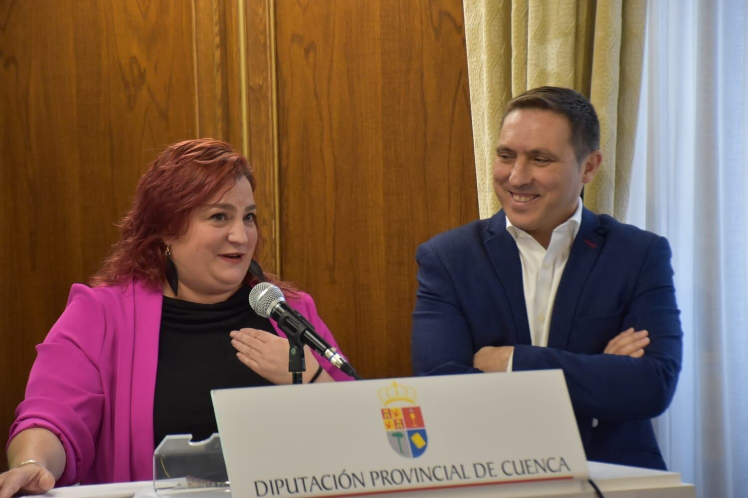 Enma Cano, diputada de Hacienda, junto al presidente de la Diputación de Cuenca, Álvaro Martínez Chana.