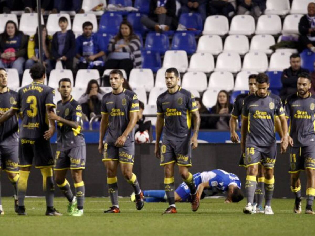 Las Palmas golea a un débil Deportivo