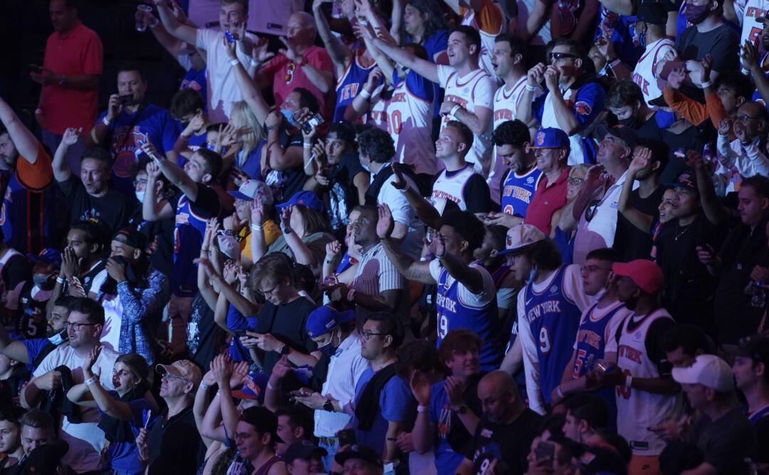 Los fans de los Knicks durante el primer partido de la serie.