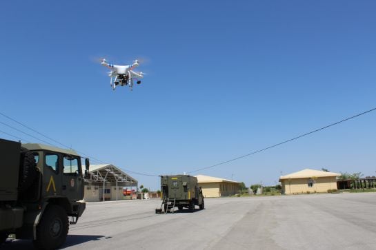 Un drone que se emplea en la lucha contra los incendios forestales