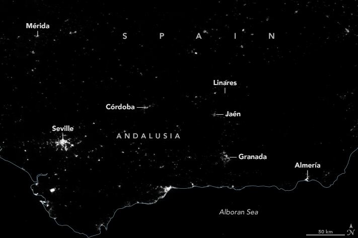 Foto de Andalucía visto desde el espacio el 29 de abril de 2025. Black Marble de la NASA.