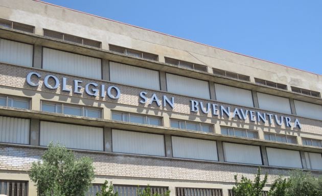 Fachada del colegio donde tuvieron lugar los abusos