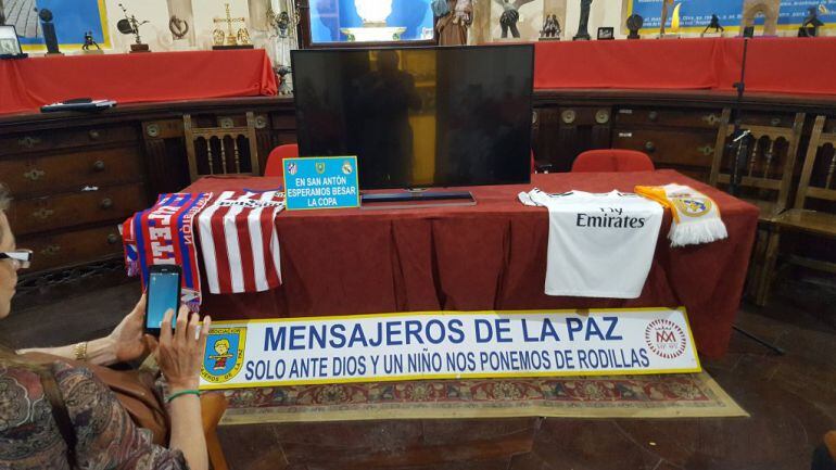 La iglesia de San Antón ofrecerá por televisión la final de la Champions para las personas sin hogar