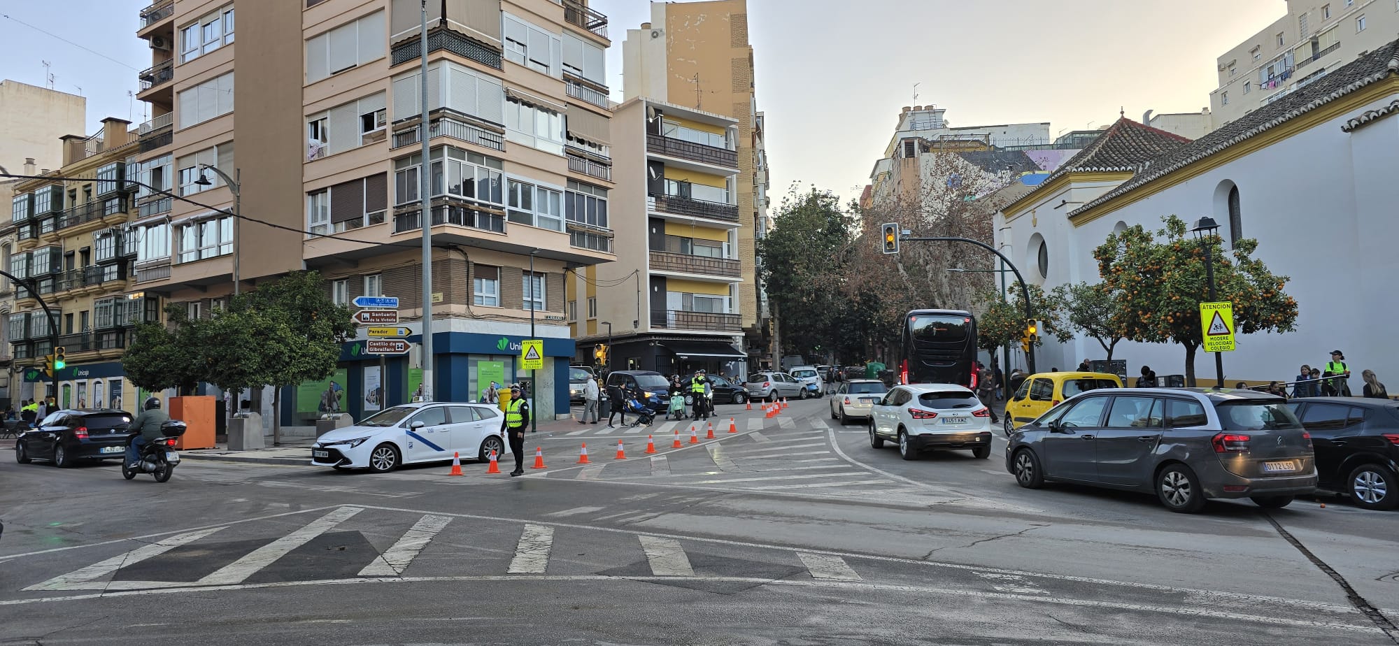 Despliegue policial en la plaza Alfonso XII de Málaga este miércoles