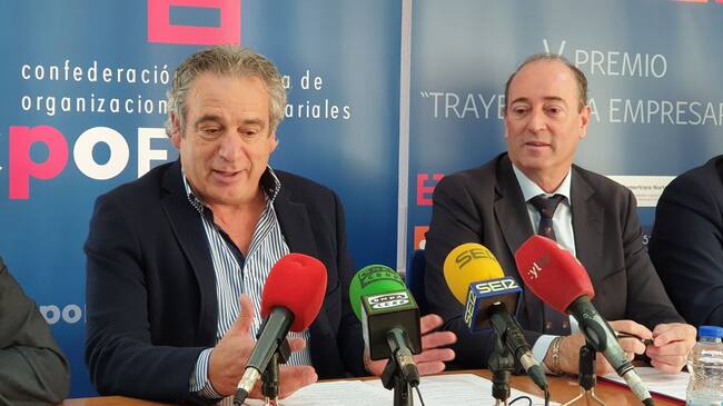 José Antonio Heras (i), gerente de Virgen del Brezo y José Ignacio Carrasco (d), presidente de CPOE