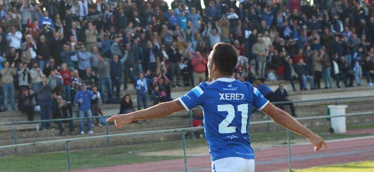 Carlos Cuenca celebrando un gol la última temporada  