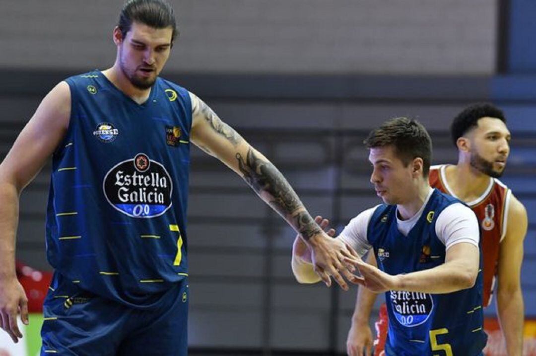 La Federación Española de Baloncesto, aplaza el partido en el Pazo entre el COB Y Huesca