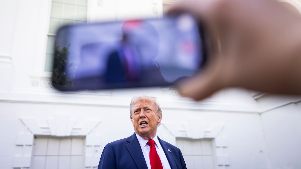 La doctora en Ciencias Políticas y periodista valenciana Ana López publica el ensayo 'La extrema derecha en Europa' (24/04/2025)