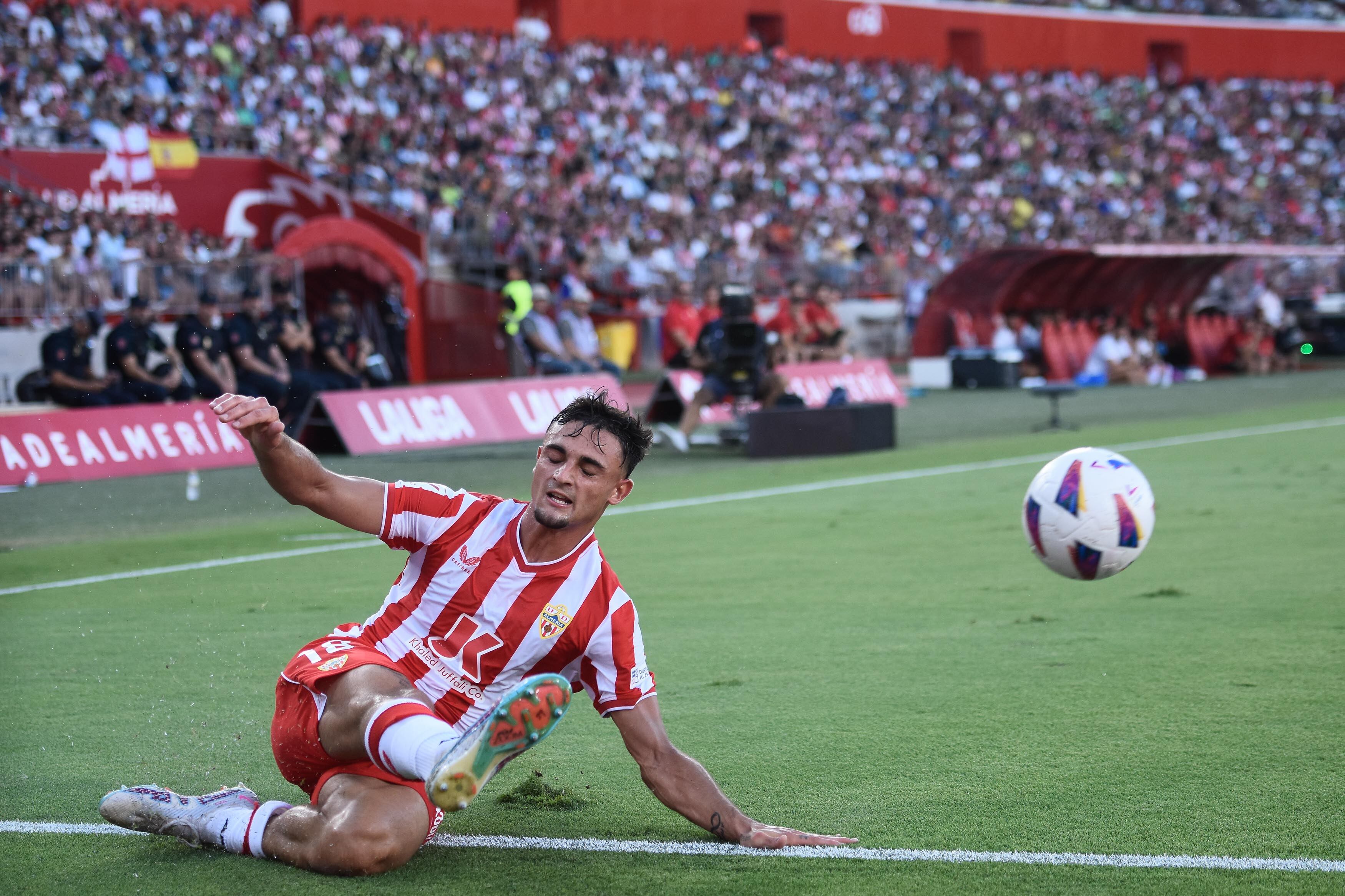 Pubill en una jugada del partido ante el Real Madrid.