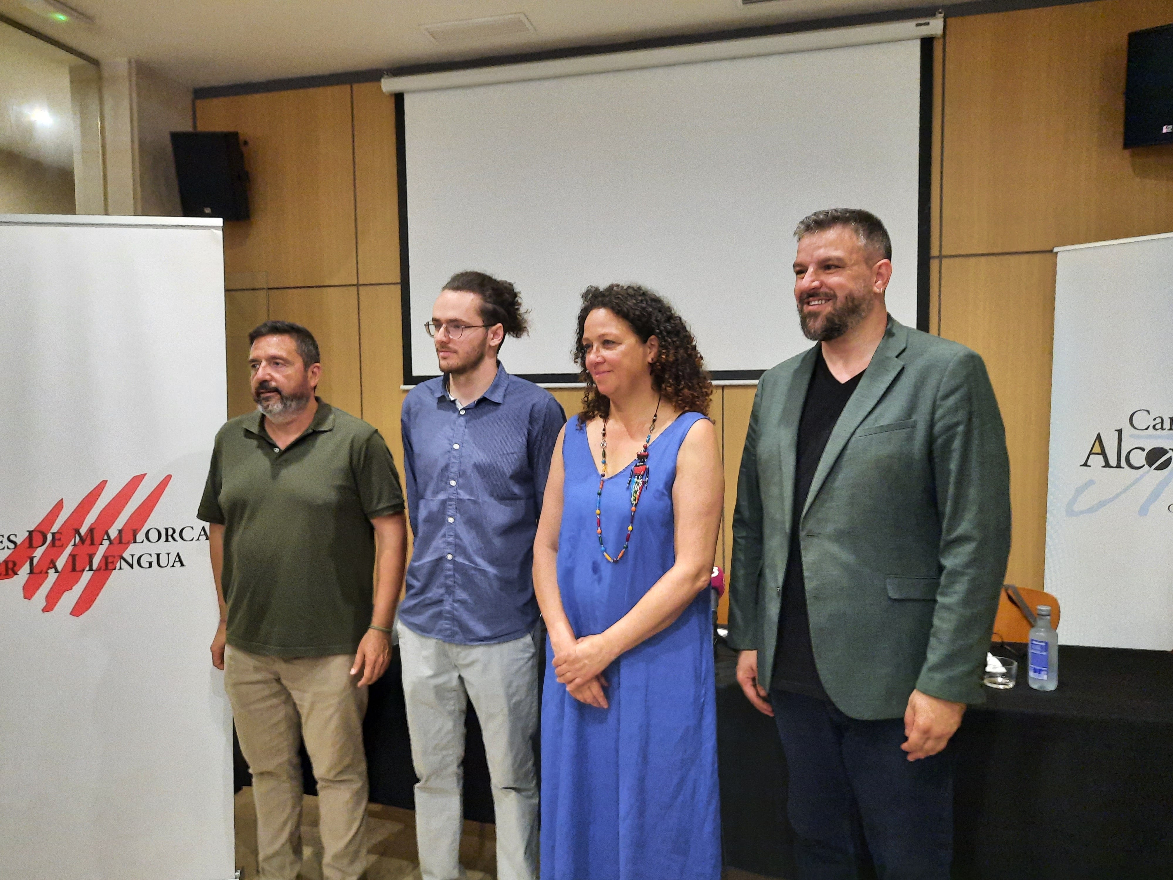 Presentación acuerdo Joves de Mallorca per la Llengua con ayuntamientos