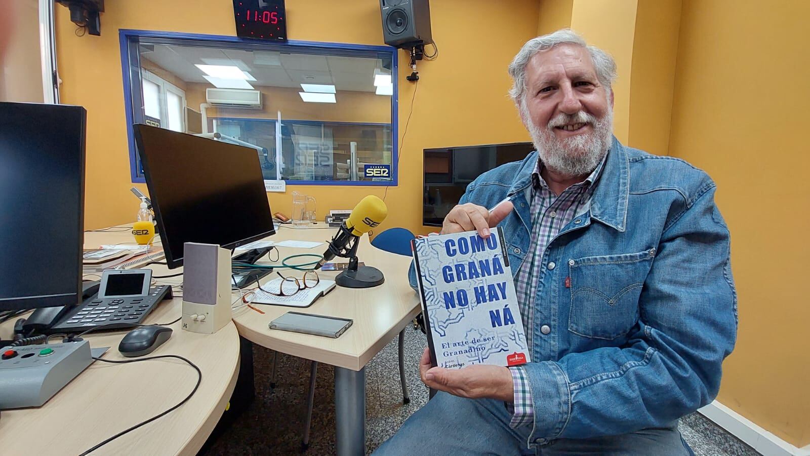 Andrés Cárdenas, en los estudios de Radio Granada
