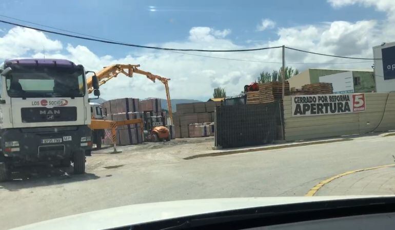 Obras en el polígono del Valle.