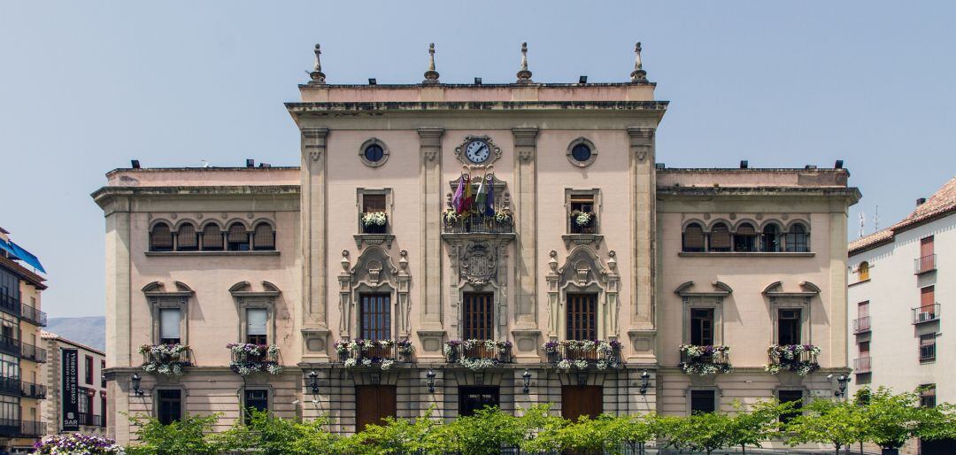 Fachada principal del Ayuntamiento de Jaén.