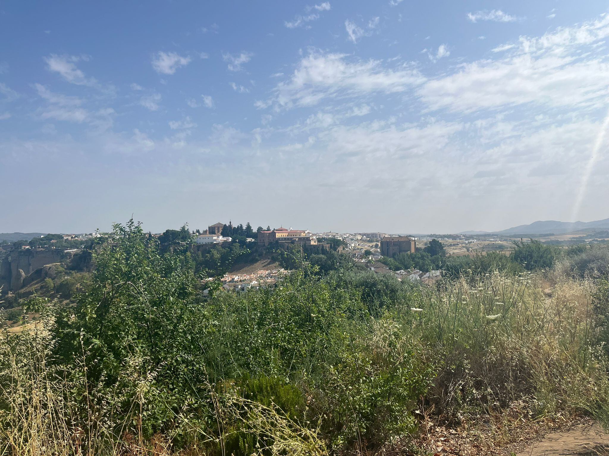 Desde estos terrenos municipales se contempla la ciudad del Tajo