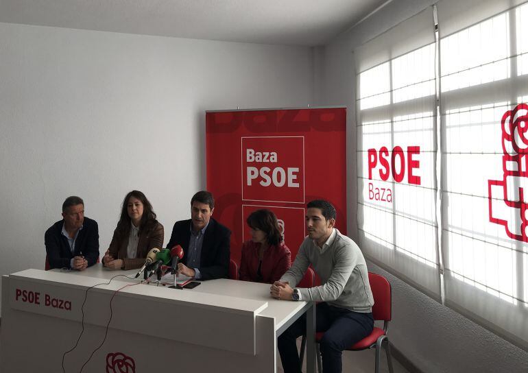 Rueda de prensa en la que Pedro Fernández confirma su candidatura a la alcaldía de Baza