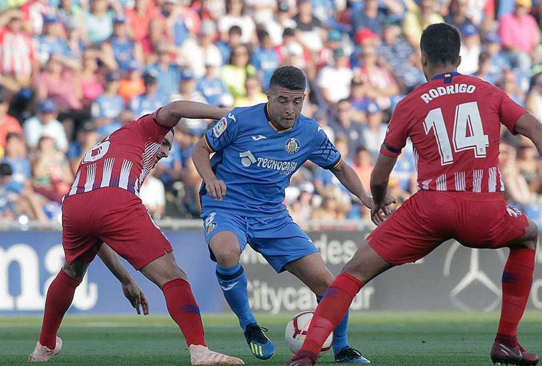 Portillo, durante un lance del partido ante el C. Atlético de Madrid.