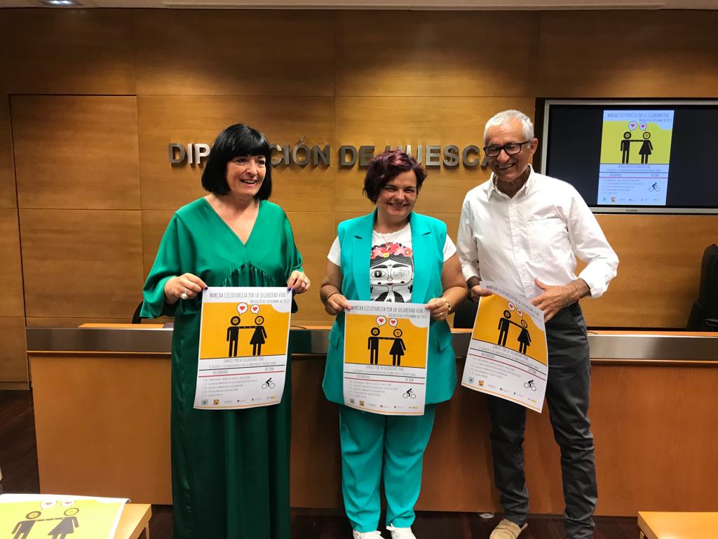 Ana Loriente, Sofía Avellanas y José Manuel Ballarín en la presentación de la Marcha cicloturista por la seguridad vial