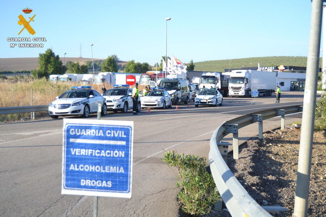 Control de alcoholemia de la Guardia Civil de Córdoba