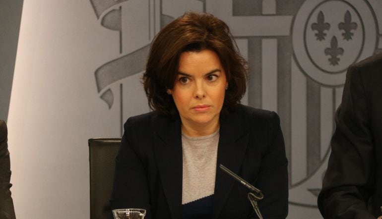 La vicepresidenta del Gobierno, Soraya Sáenz de Santamaría, en la rueda de prensa tras el Consejo de Ministros