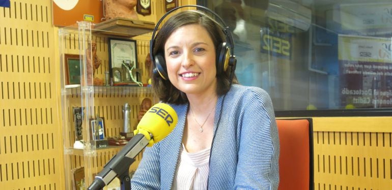 La alcaldesa de San Fernando, Patricia Cavada en los estudios de Radio Cádiz