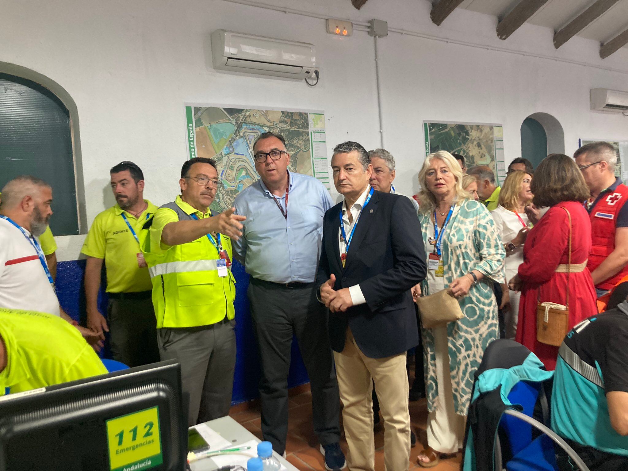 Antonio Sanz durante su visita al centro de control del dispositivo de seguridad