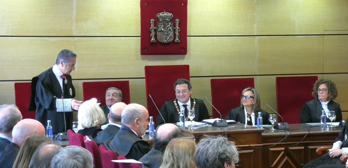 El nuevo fiscal jefe de Ciudad Real durante su discurso en la sala de vistas de la Audiencia provincial