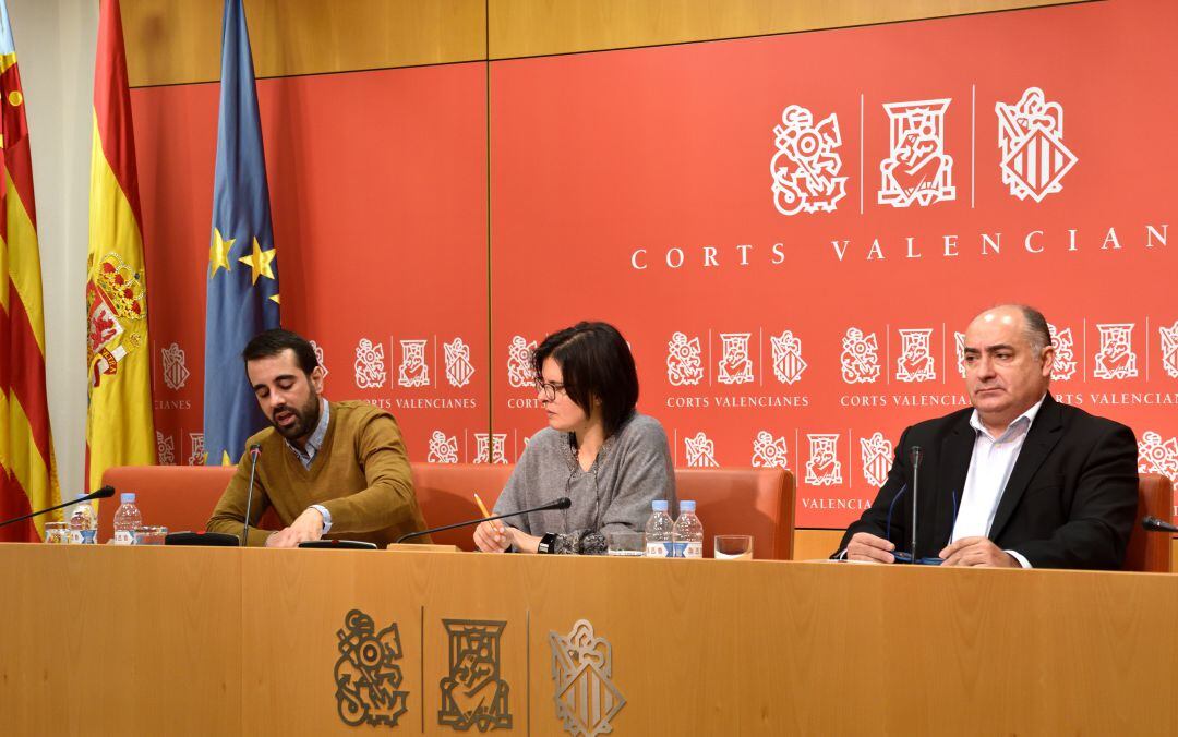 Los diputados José Muñoz, Teresa García y Pepe Almería en su comparecencia sobre Feria Valencia