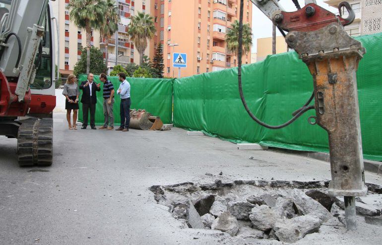 El alcalde de Algeciras, José Ignacio Landaluce y la concejal de aguas, Eva Pajares, visitan las obras