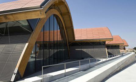 Exterior de las bodegas Protos, en Peñafiel