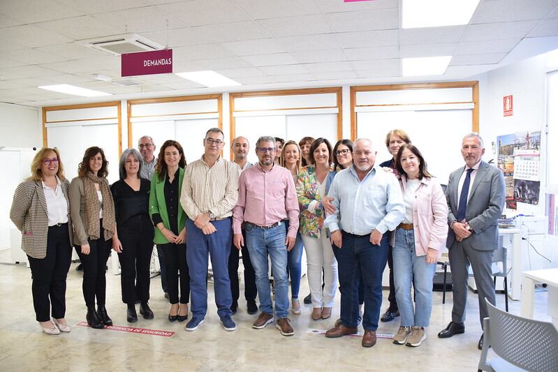 Patricia Franco, consejera de Economía, Empresas y Empleo de Castilla-La Mancha en su visita a la actual oficina Emplea de Valdepeñas