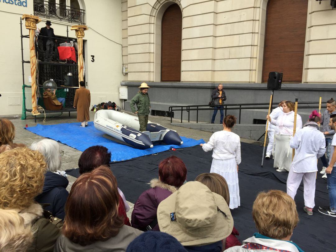Representación de las migraciones. Plaza de España.