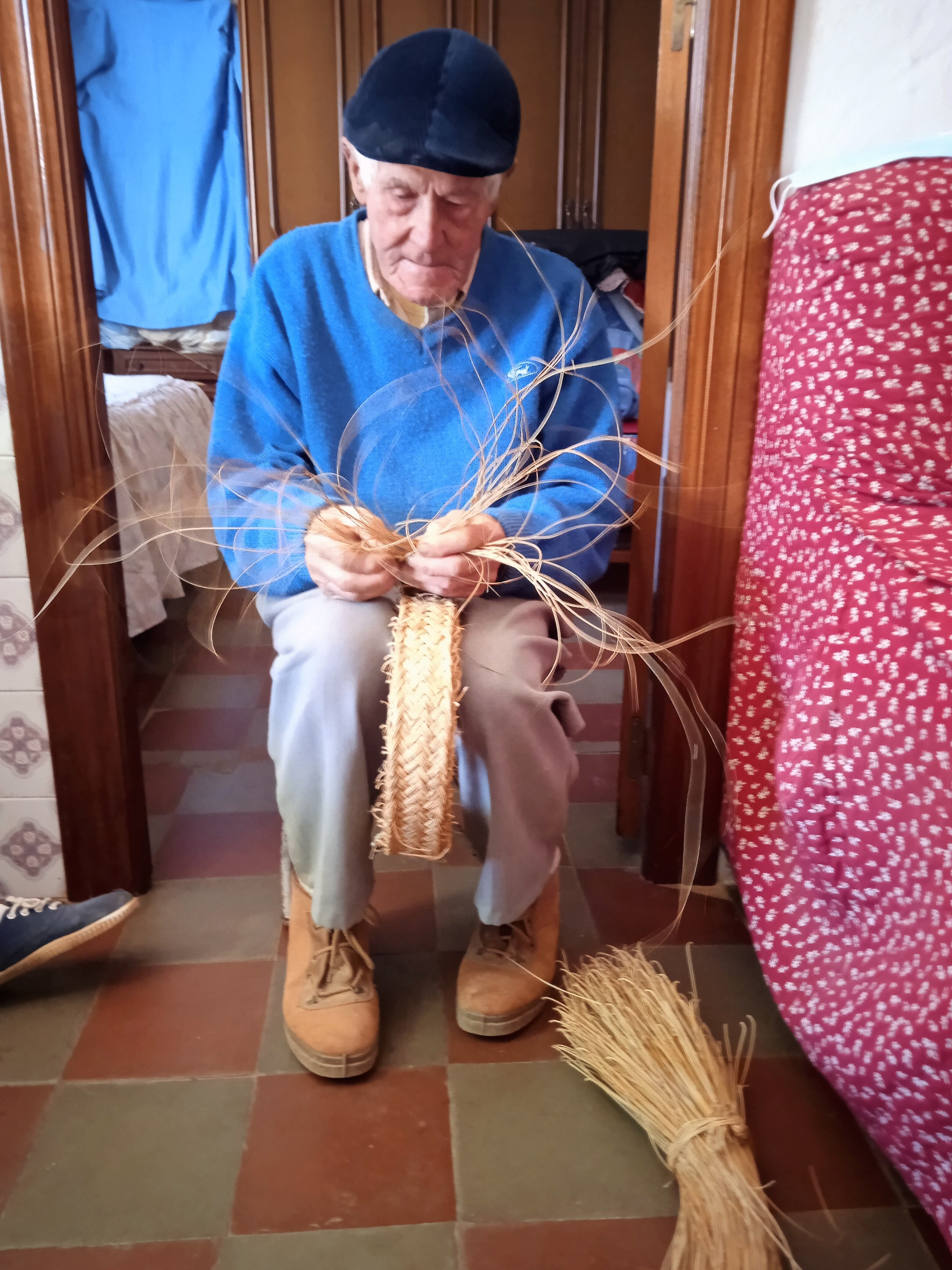 Año 2022.  Juan Navarro, depositario de un saber ancestral: la artesanía del espart