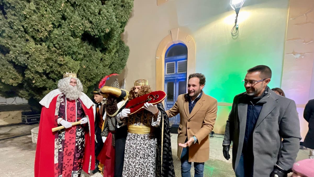 Los Reyes Magos protagonizaron cabalgatas o encuentros con los niños en numerosas localidades de la provincia