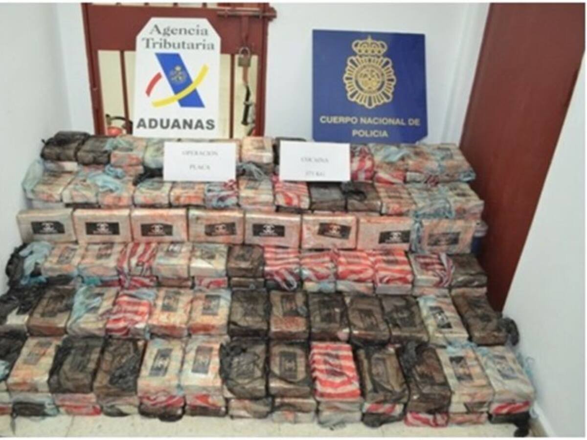 Interceptado un velero con 371 kilos de cocaína en aguas de Tenerife