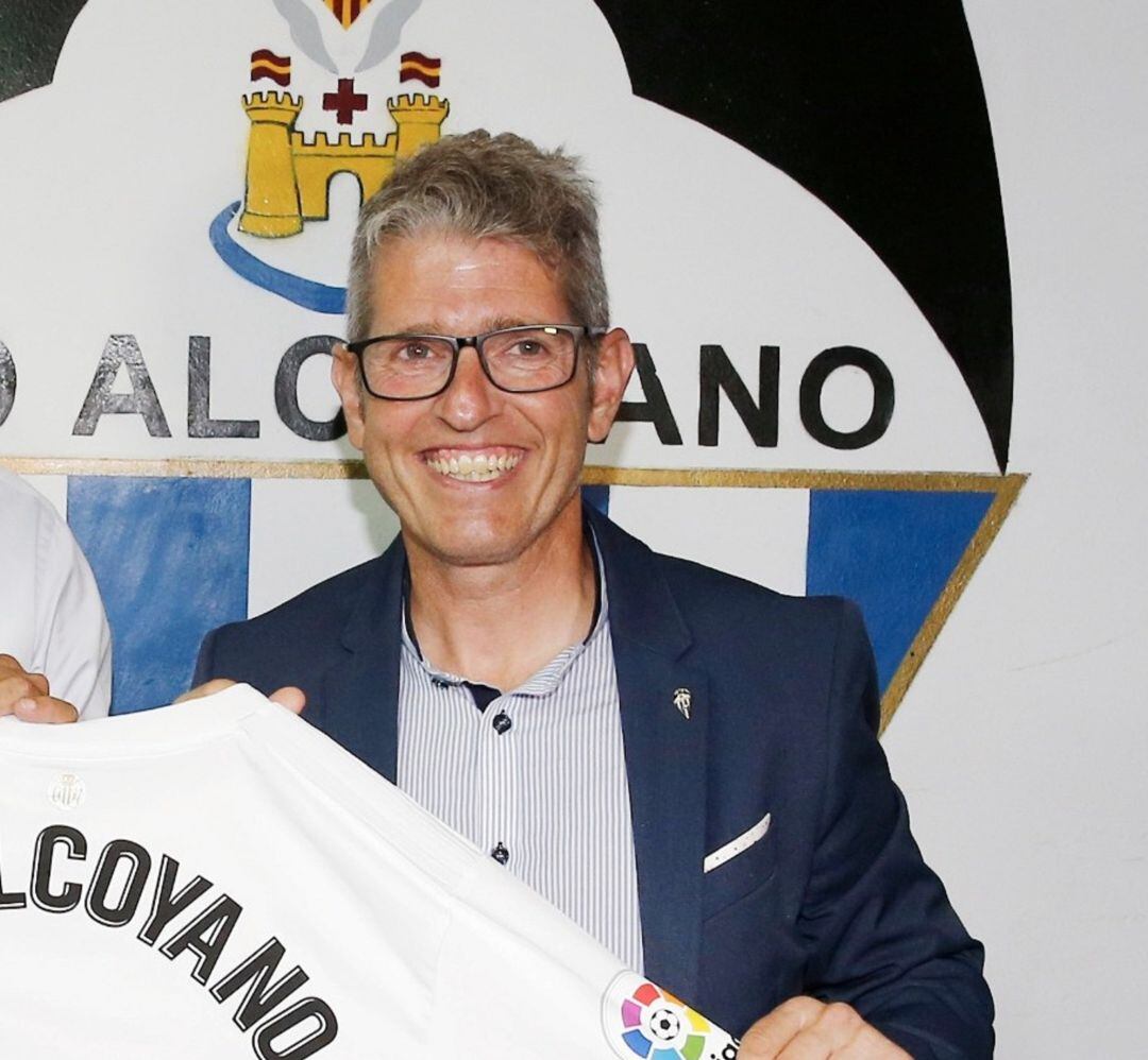 Juan Serrano es presidente del CD Alcoyano