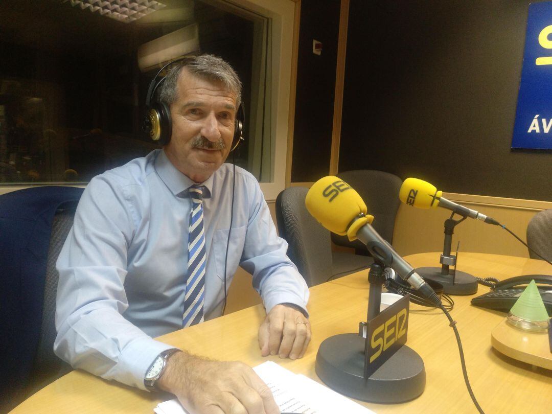 Juan Saborido en los estudios de Ser Ávila, en una foto de archivo