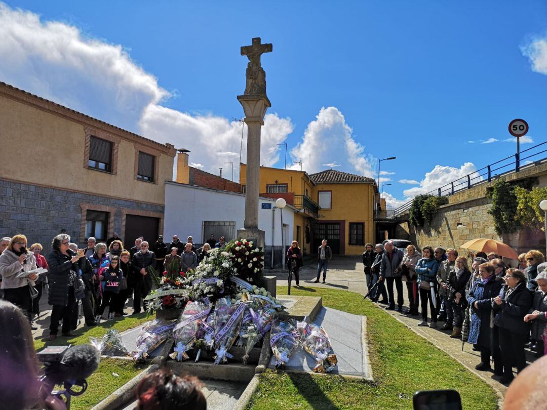 Momento del homenaje a las víxtimas de la tragedia del Órbigo en Santa Cristina de a Polvorosa