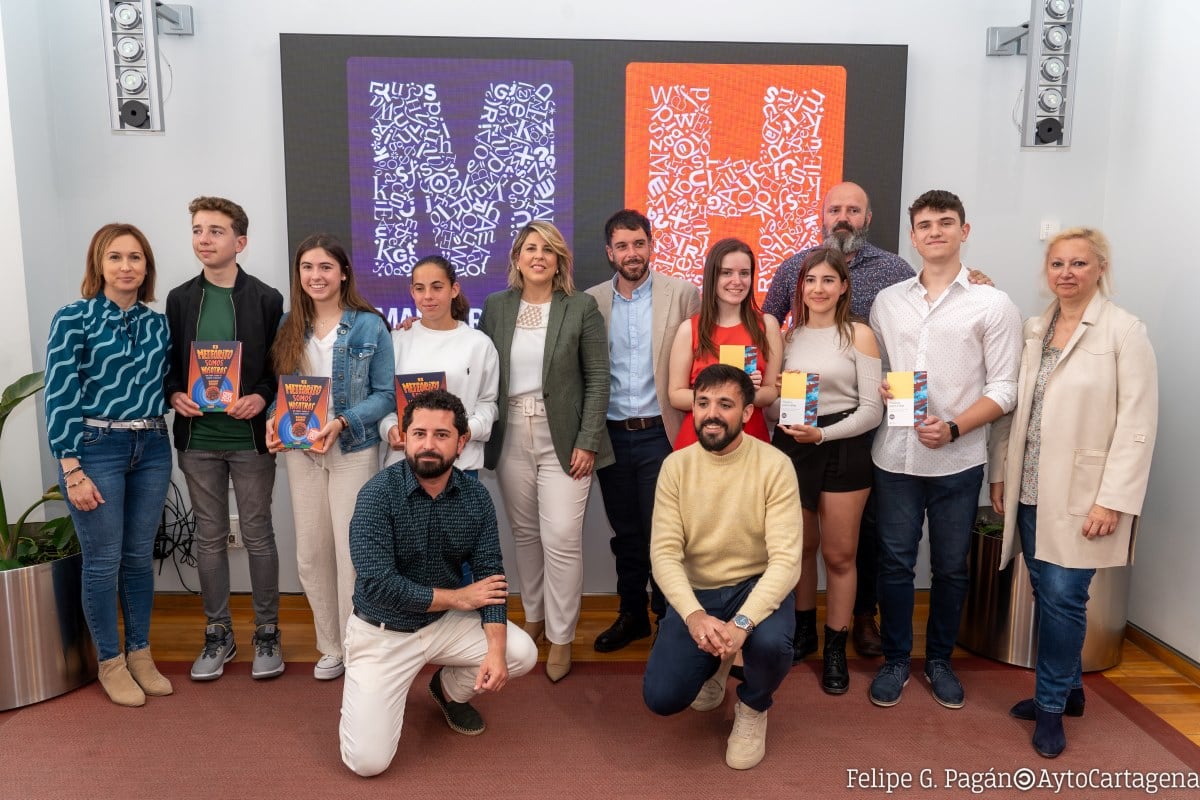 Yolanda García Serrano, Juan Carlos Rubio y Darío Adanti ganan los Premios Mandarache y Hache 2024.