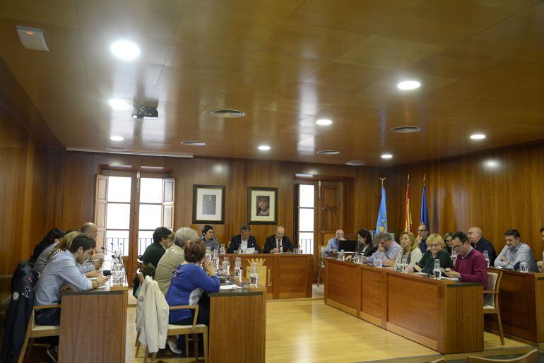 Momento del pleno de la corporación municipal de Xàbia, correspondiente al mes de abril. 