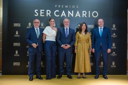 Antonio Morales, presidente del Cabildo de Gran Canaria; María Ramos, directora de SER Las Palmas; Ángel Víctor Torres, presidente de Canarias; Lourdes Santana, directora de la Cadena SER en Canarias; y Augusto Hidalgo, alcalde de Las Palmas de Gran Canaria