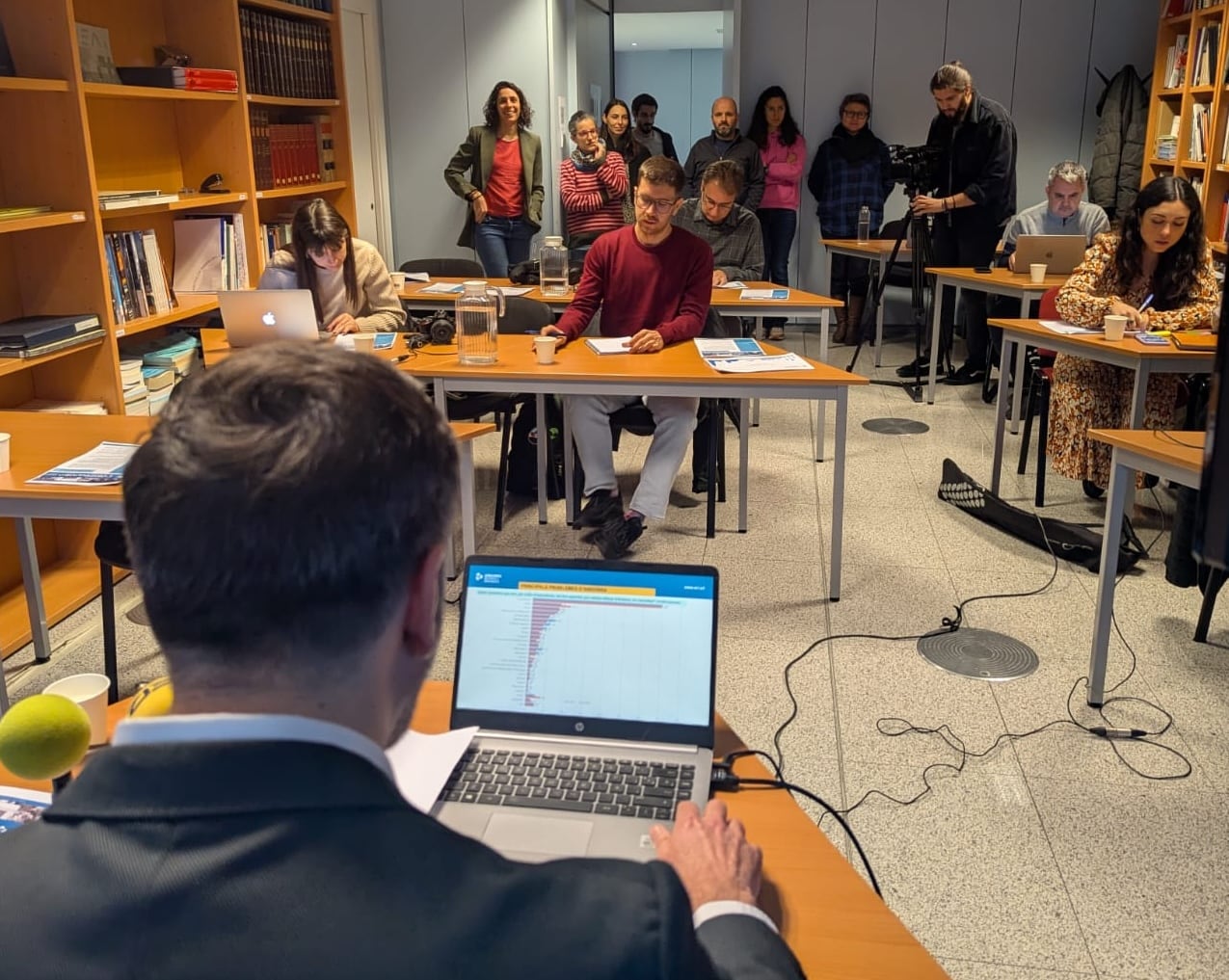 Roda de premsa de presentació dels resulats del segon Observatori sociològic del 2024 a la seu de l&#039;AR+I.