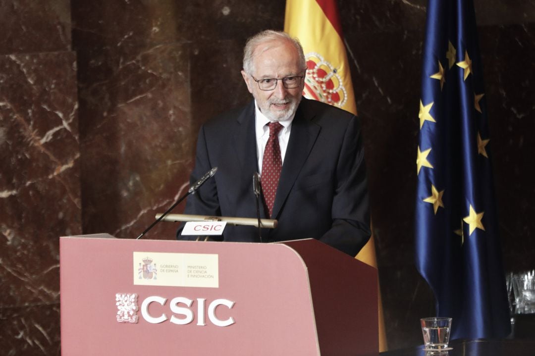 El profesor de Investigación y jefe del laboratorio de coronavirus del Centro Nacional de Biotecnología (CNB) del Consejo Superior de Investigaciones Científicas (CSIC), Luis Enjuanes.