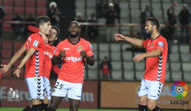 Naranjo, Valentín, Emaná i Pablo Marí celebren el gol contra el Lugo.