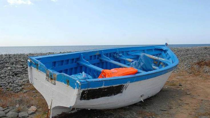 Patera abandonada en las costas.